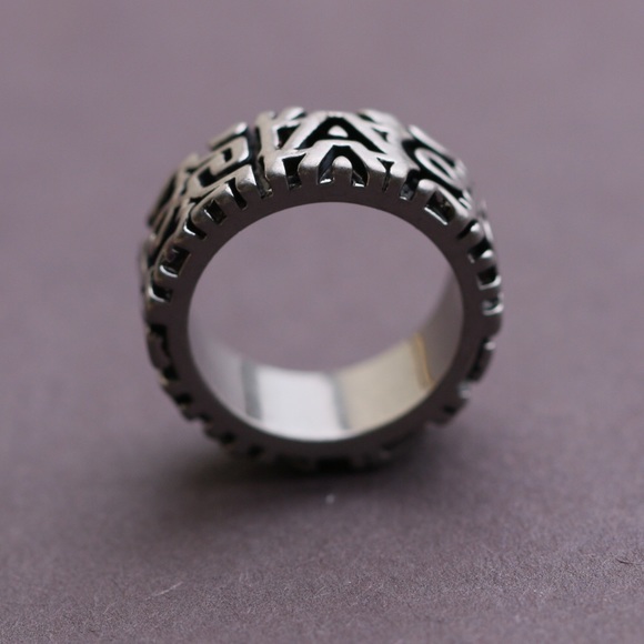 Marc Jacobs the monogram engraved ring size 7 - Picture 4 of 10